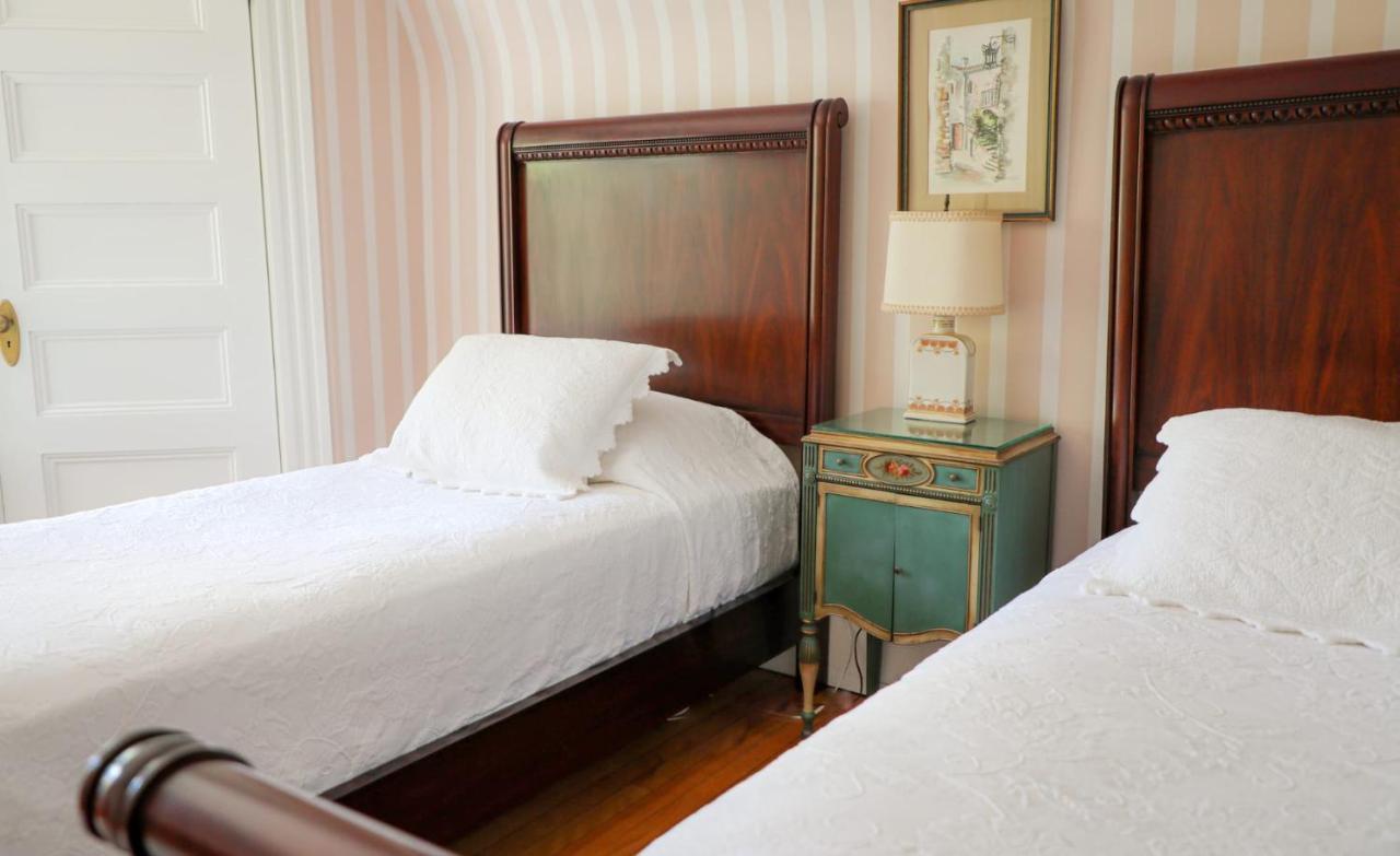 The Belmont Inn Камдън Екстериор снимка