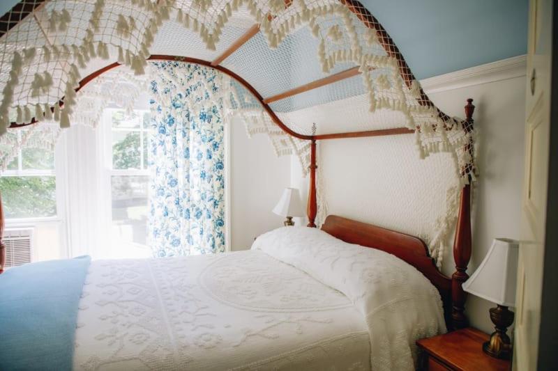 The Belmont Inn Камдън Екстериор снимка
