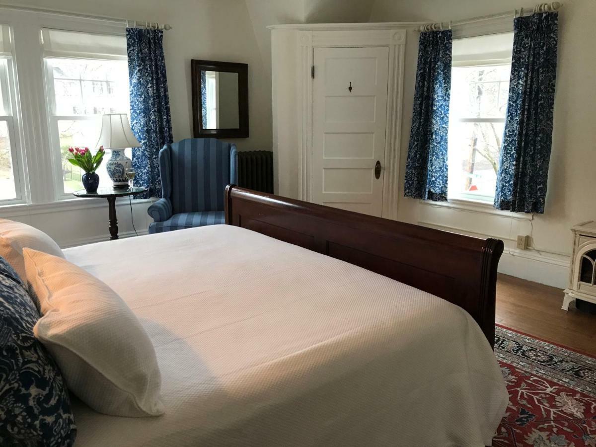 The Belmont Inn Камдън Екстериор снимка